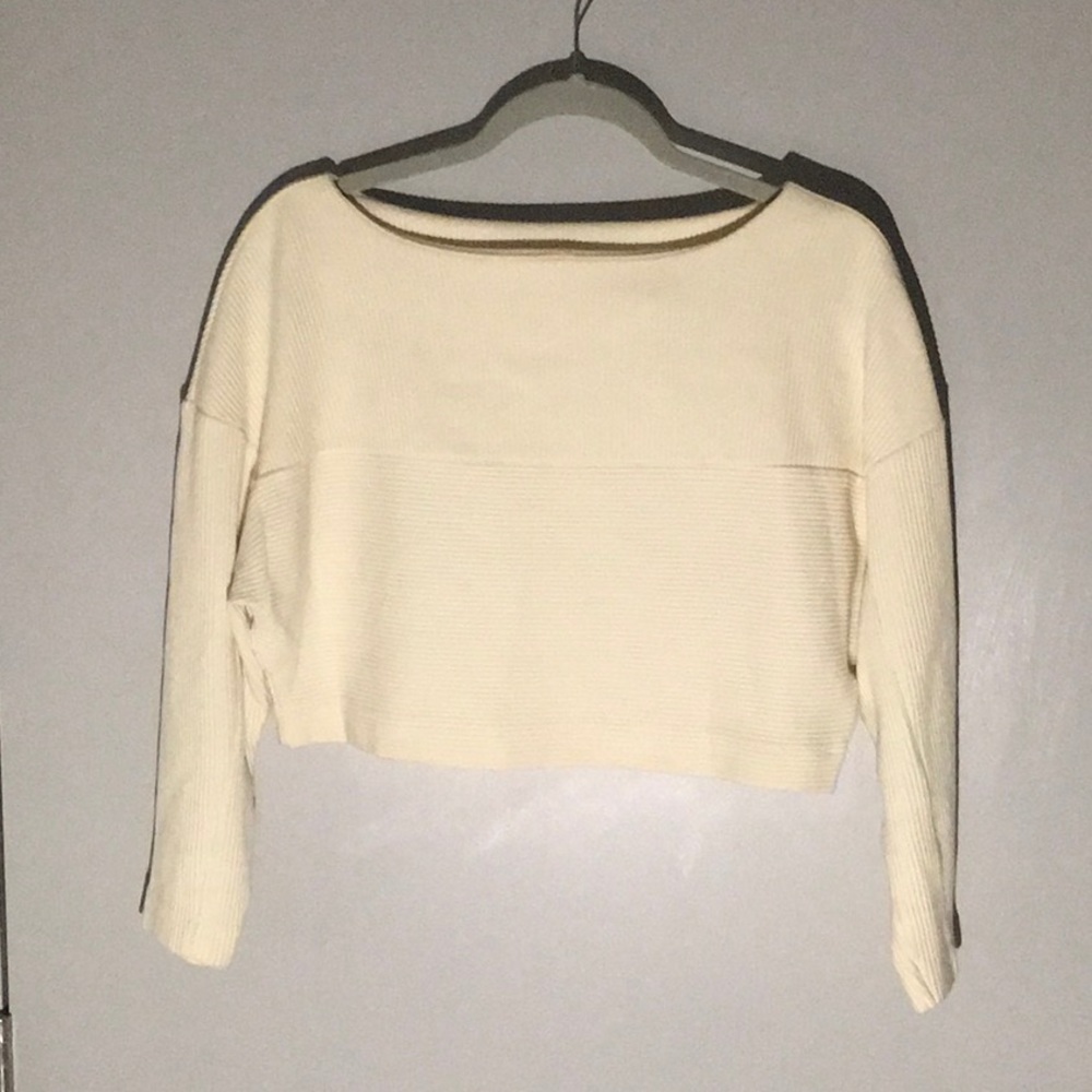 H&M cropped cream sweater - size 4